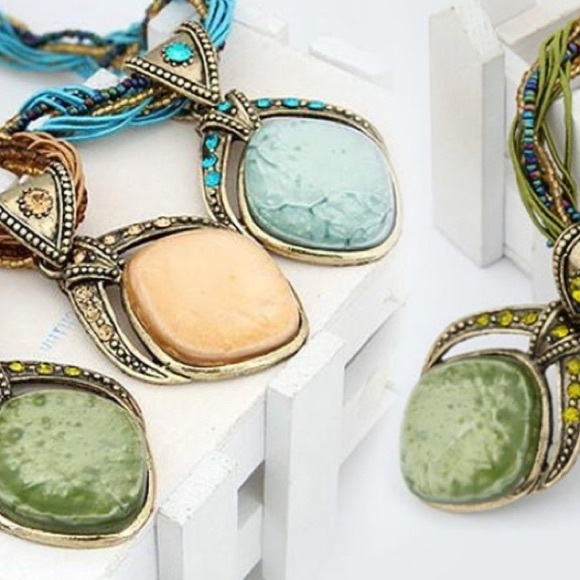 💕 LAYERED BOHEMIAN PENDANT NECKLACE

💕 - Picture 1 of 6